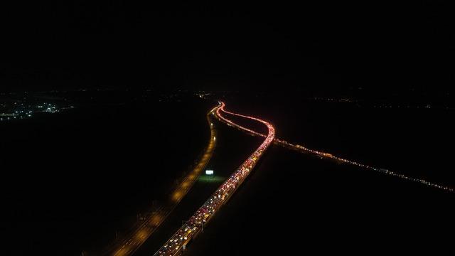 Bayram göçü başladı: Otoyolların kesişim noktasında trafik durdu