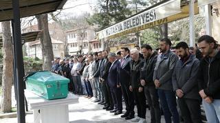 Kütahya'da balkondan düşen genç kız hayatını kaybetti