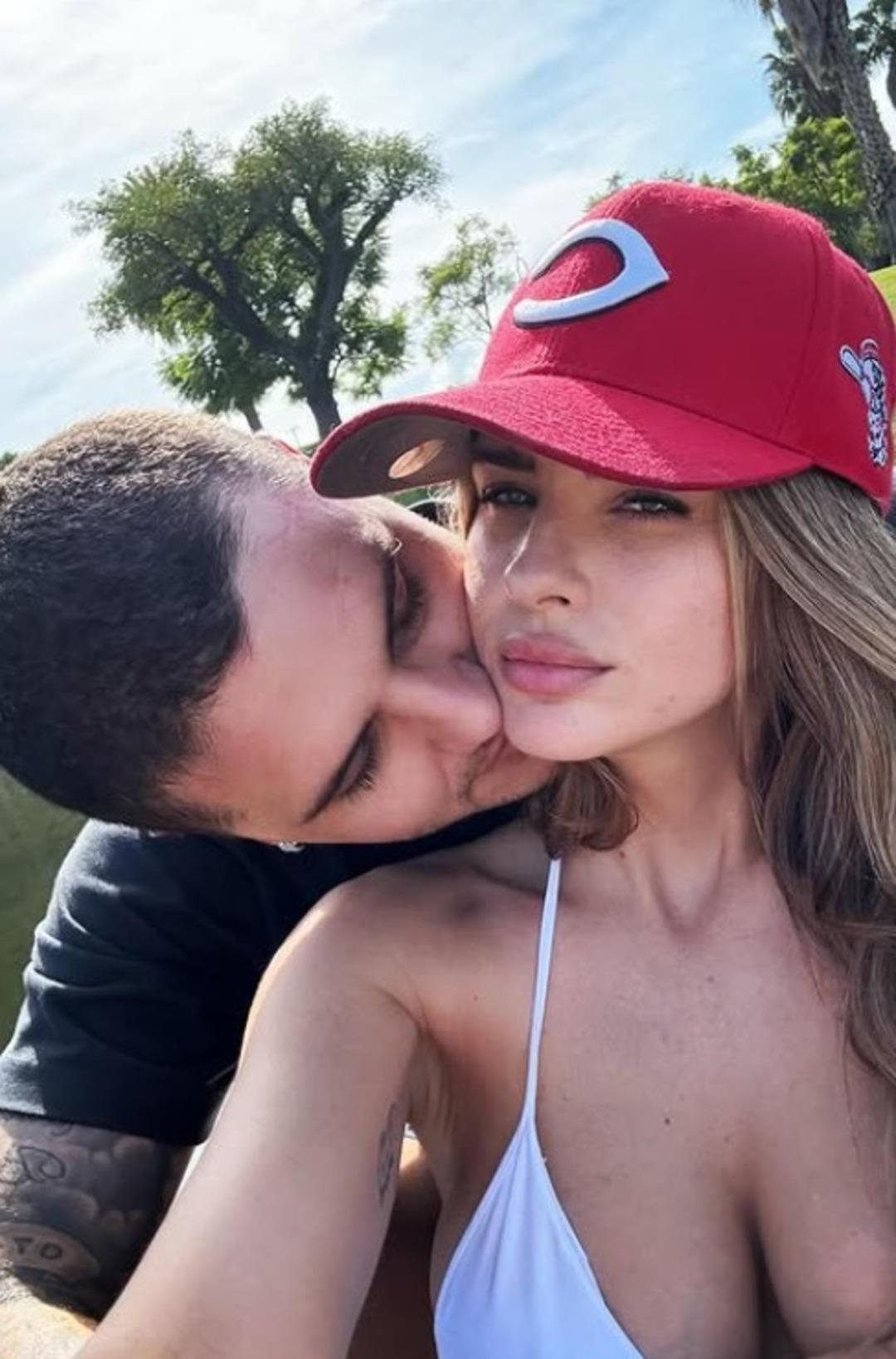 Wanda Nara dan boşanan Icardi yeni sevgilisiyle aşka geldi! Peş peşe paylaştı 1