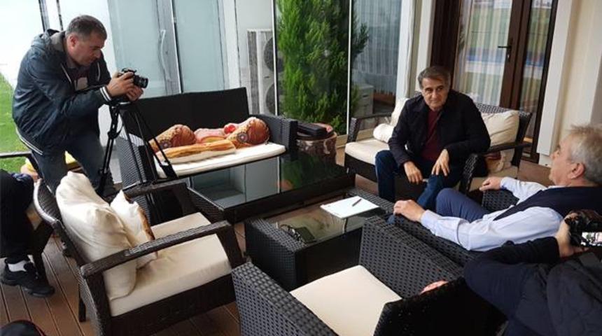 Şenol G&uuml;neş konuşmayı yarıda kesip maratona koştu