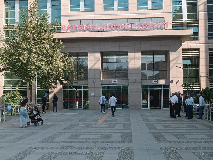 Ver parayı, al temiz raporunu! Uyuşturucu madde kullandığı düşünülen şüphelilerden rüşvet alıp kendi idrarlarıyla değiştiriyorlarmış... G5