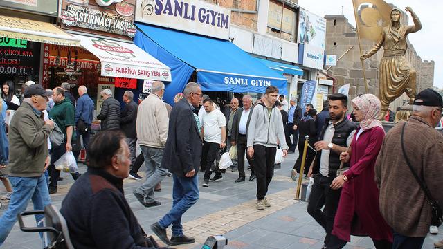 Kayseri'de bayram hareketliliği! Tarihi çarşıda yoğunluk yaşandı
