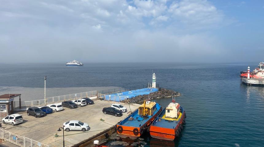 Sis etkisini yitirdi, Çanakkale Boğazı'nda feribot seferleri tekrar başladı