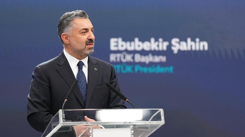 RTÜK Başkanı Ebubekir Şahin'den Özgür Özel'e sert sözler! "Son 2 dakika, son 3 dakika diyerek..."