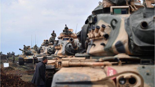 Afrin'e giden Türk tankları