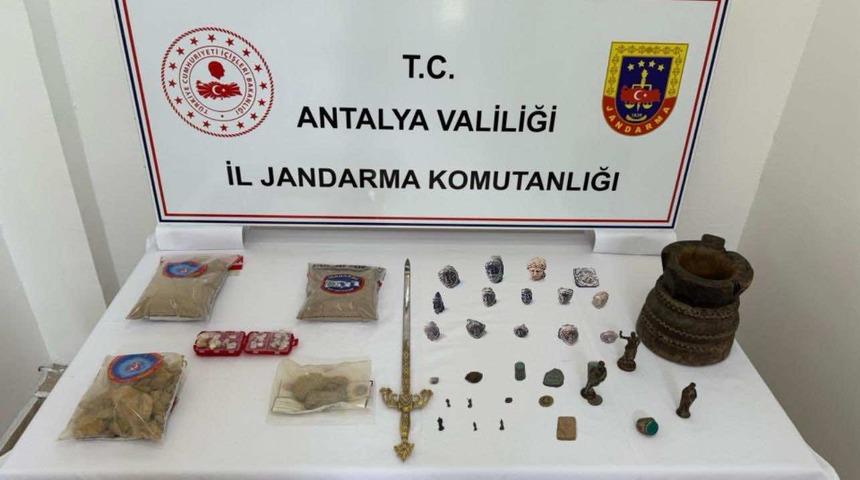 Antalya'da tarihi eser kaçakçılığı operasyonu! 4 kişi gözaltında
