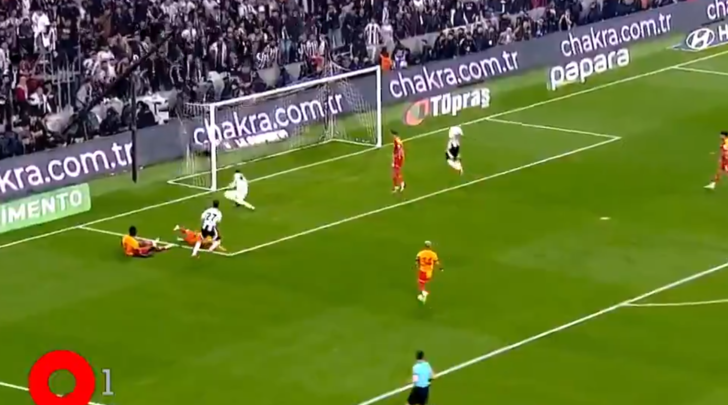 Derbide inanılmaz gol! Topu tam 40 metre sürdü tüm sahayı tek başına geçti... Beşiktaş-Galatasaray maçında gol perdesini açtı G1
