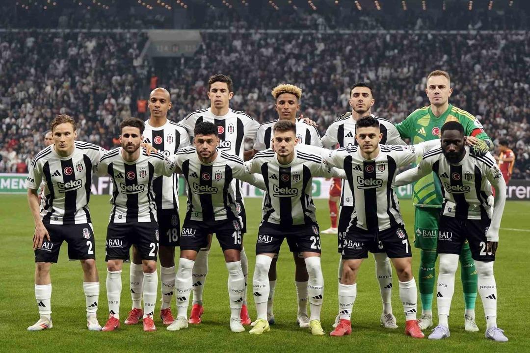 Beşiktaş Galatasaray ı sadece yenmedi, namağlup serisini de noktaladı! Siyah-Beyazlılar dan derbi sonrası beklenmedik hamle 1