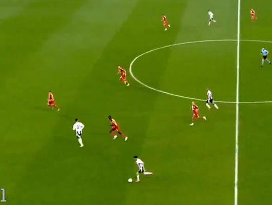 Derbide inanılmaz gol! Tüm sahayı tek başına geçti