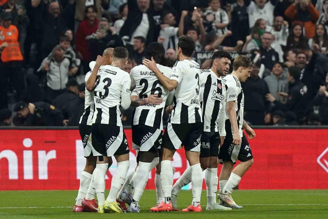 Derbide Beşiktaş a 2-1 mağlup olan Galatasaray da Yunus Akgün e olay yanıt!  2