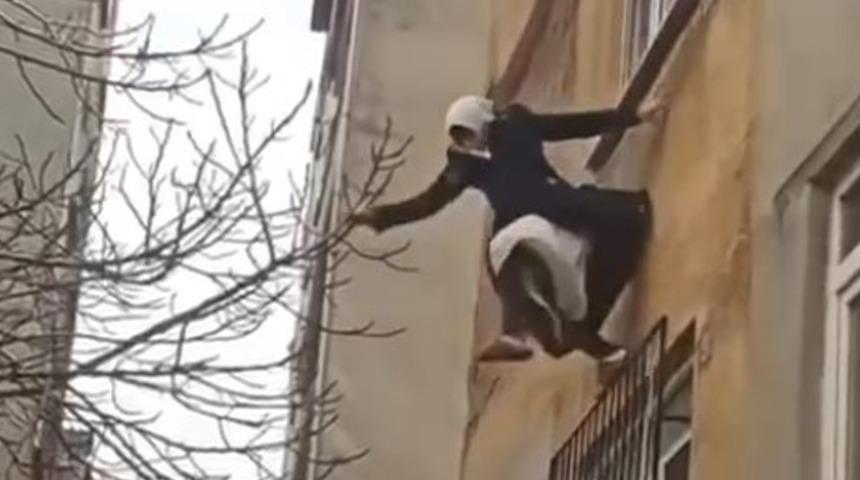 Yer: İstanbul! Cama çıkan kadın 'evde birileri var' diye bağırdı: Kendini boşluğa bıraktı