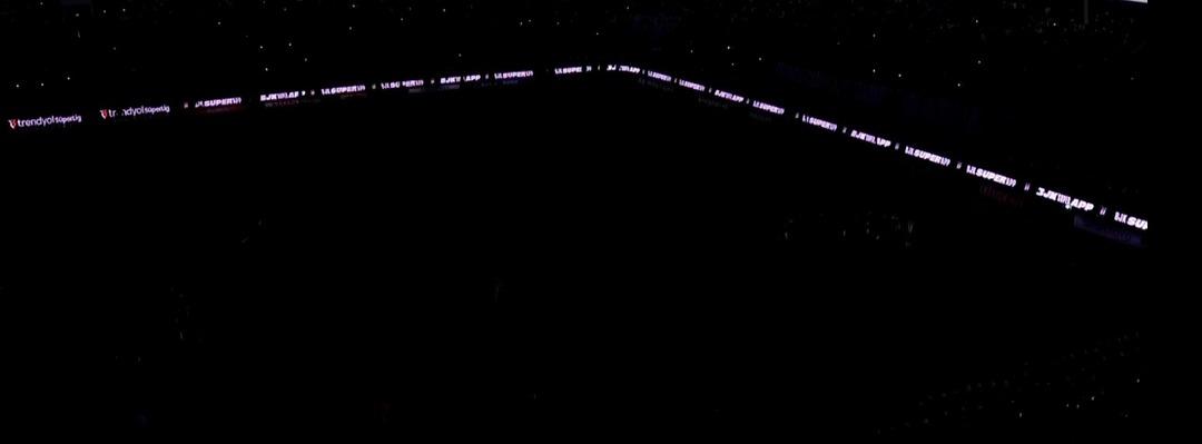 Derbide kazanan Beşiktaş oldu! Son düdüğün ardından Dolmabahçe de ışıklar söndü... Çok konuşulan o şarkı çaldı 1