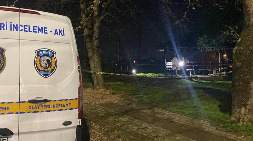 Kocaeli'de cinayet! Konuşmak i&ccedil;in &ccedil;ağırdığı kişi tarafından &ouml;ld&uuml;r&uuml;ld&uuml;