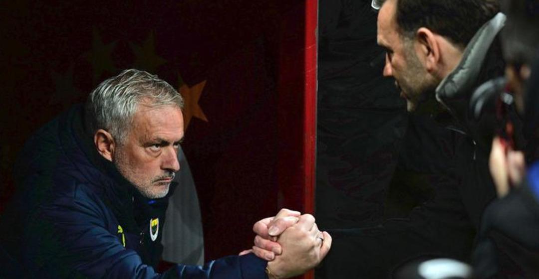 Beşiktaş tan Squid Game göndermesi! Mourinho ile Okan Buruk un kavgalı olduğu anları paylaştılar... 3