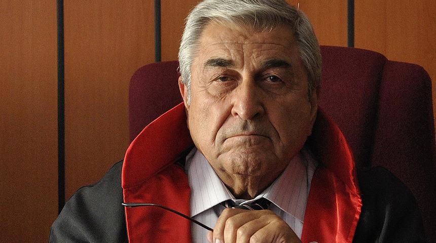 Usta oyuncu Cihat Tamer protesto eden öğrencilere seslendi! Sosyal medya onu konuştu... "Cem Yılmaz örnek al"