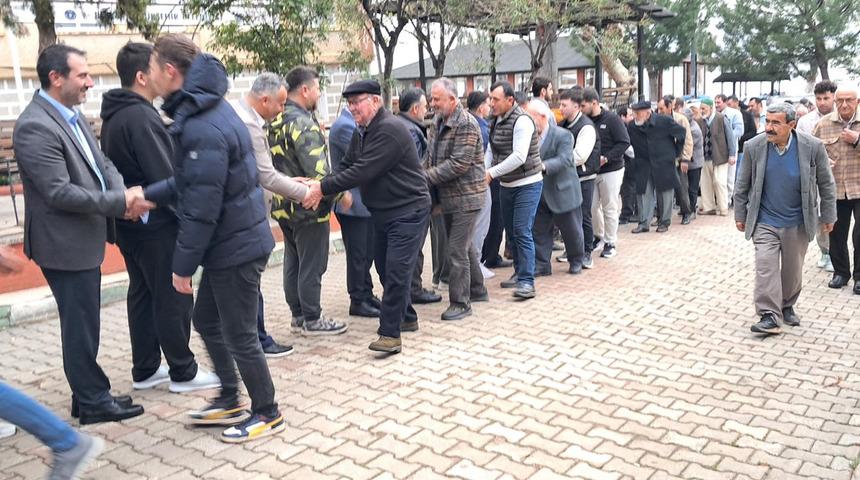 Bayramlaşma kuyruğunun sonu görünmedi