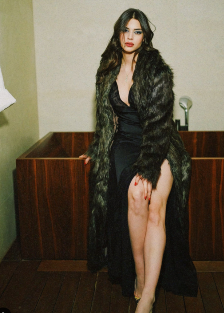 Annesi gündeme isyan ederken kızı sevgili adaylarından CV istedi! Derin Talu: Ben çok kadınla birlikte olmuş erkekleri tercih ediyorum G2