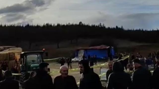 Yem karma makinesine düşüp öldü