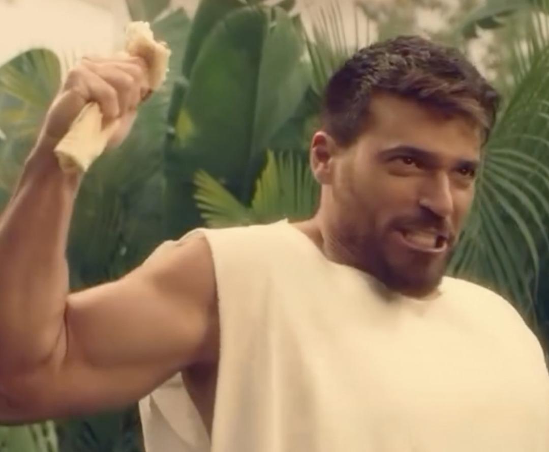 Mısır da peynir markasının reklamında oynadı! Can Yaman 1 milyon dolar kazandı 2