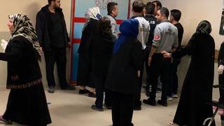 Merdiven boşluğuna düşen 3 yaşındaki çocuk yaralandı