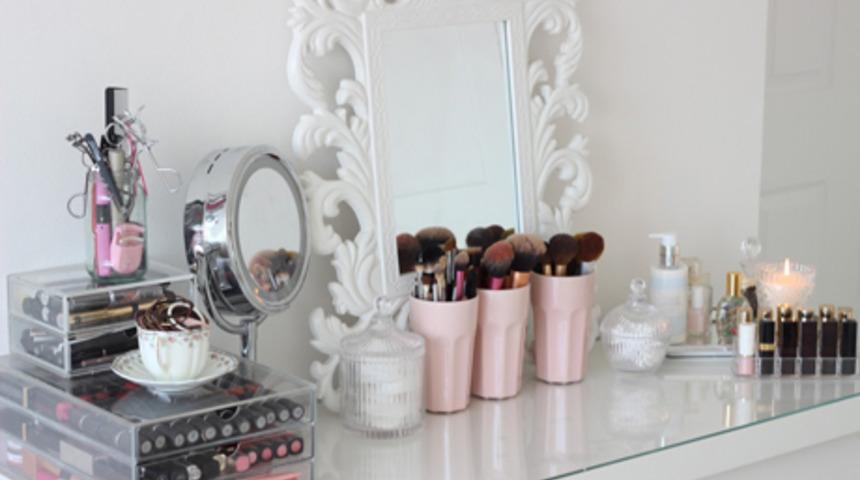 En şık makyaj masaları