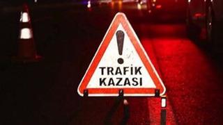 Hilvan’da otomobil tıra çarptı: 1 yaralı