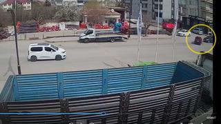 Çorum'da iki otomobilin çarpıştı! 2 kişi yaralandı