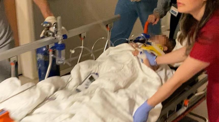 3 yaşındaki çocuk merdiven boşluğuna düşerek ağır yaralandı