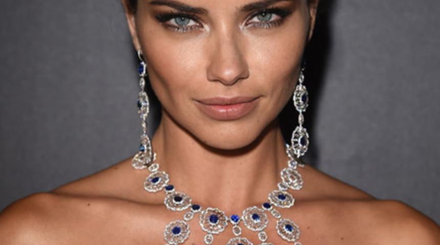 Adriana Lima'nın seksi bakışlarının sırrı