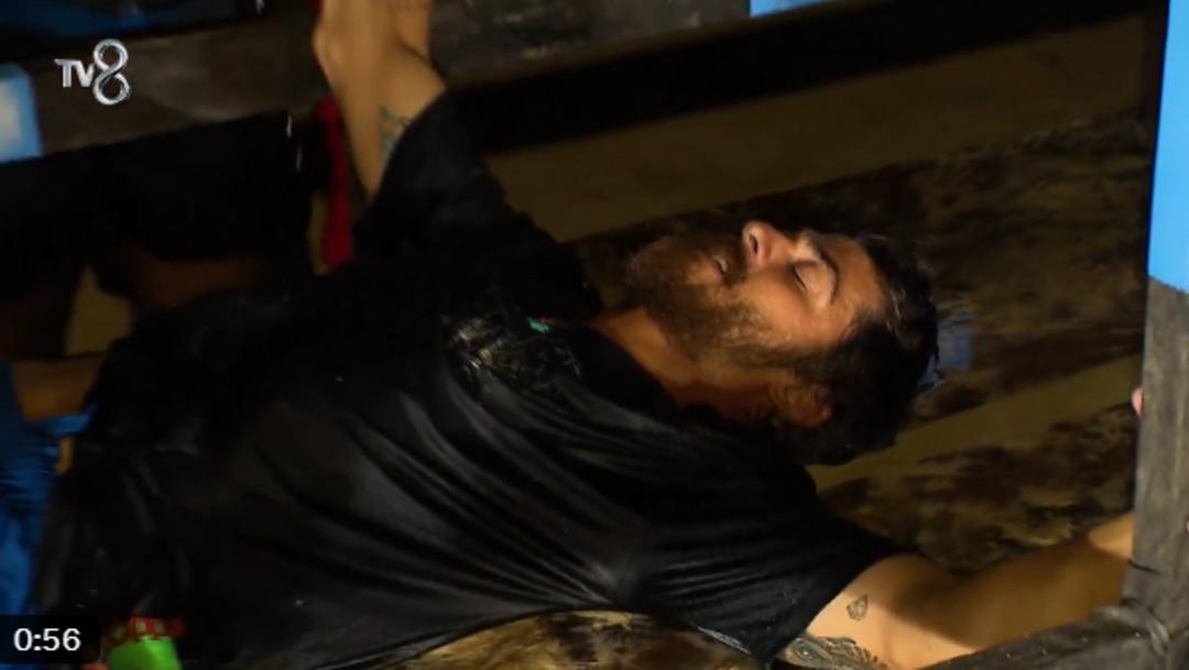 30 Mart Pazar Survivor da kim elendi? Survivor da Yiğit Poyraz ın sakatlanması korkuttu 3