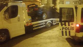 Polisin 'dur' ihtarına uymayınca olanlar oldu! Refüje çarpıp yakalandı