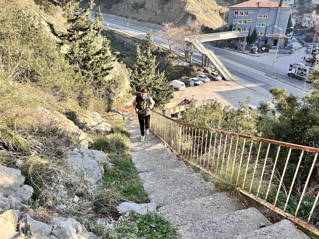 Bu merdiveni her gün kullanıyorlar! Basamakların sayısı hafızalarına kazınmış: "Önceden 121 taneydi" 2