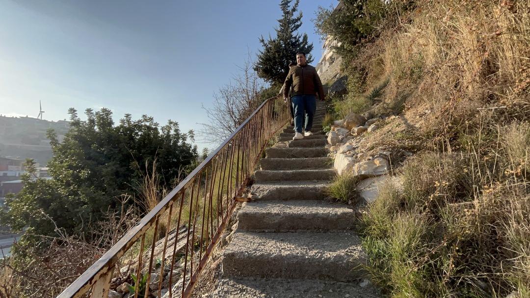 Bu merdiveni her gün kullanıyorlar! Basamakların sayısı hafızalarına kazınmış: "Önceden 121 taneydi" 3