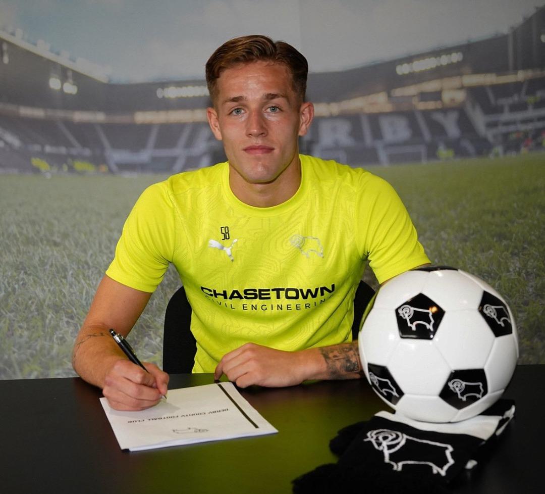 İngiltere de şoke eden gelişme! 21 yaşında futbolu bırakmak zorunda kaldı... 2