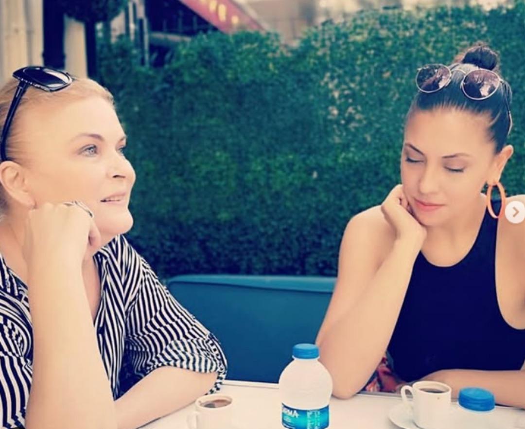 Nurseli İdiz in kızı Elif İdiz, O Ses Türkiye de! Usta isim hemen paylaşım yaptı 1