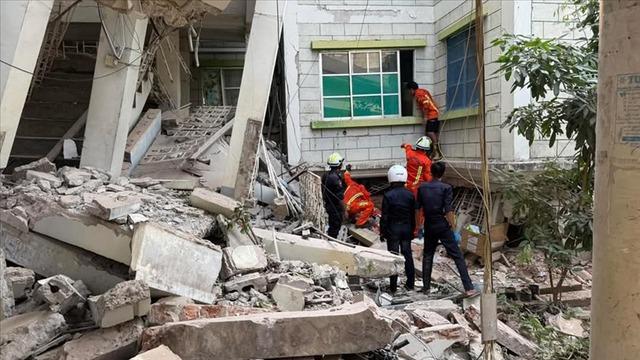 Myanmar'da can kaybı 2 bin 56'ya yükseldi