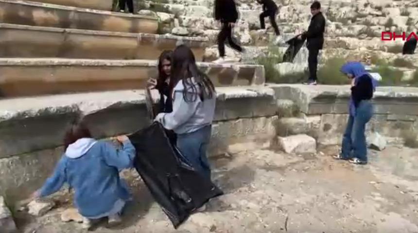 Liseliler antik kentleri temizledi, çektikleri kirlilik fotoğraflarıyla sergi açacaklar