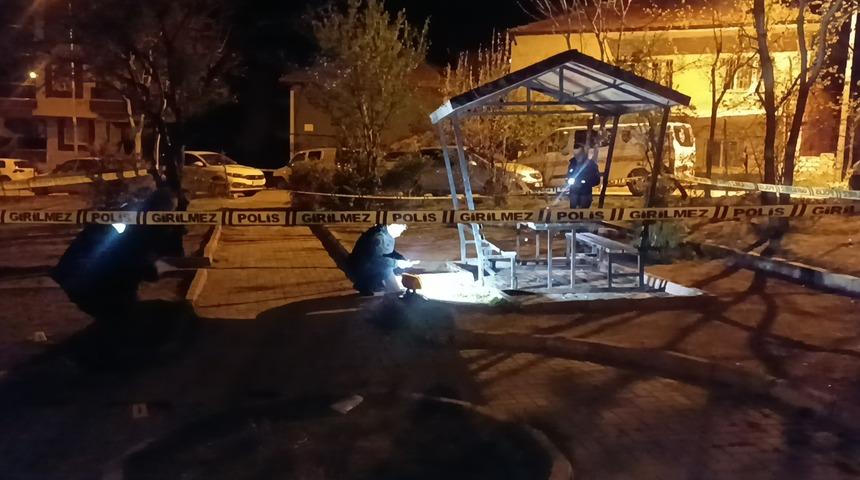 Kırıkkale'de iki grup arasında bıçaklı kavga: 1 kişi hayatını kaybetti, 3 kişi yaralandı