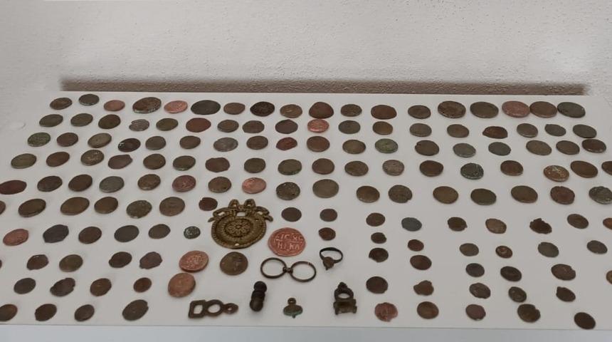 Tekirdağ'da tarihi eser niteliğinde 184 sikke ele geçirildi