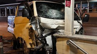 Bursa'da feci kaza! Servis minibüsü ile kamyonet çarpıştı: 3 kişi yaralandı