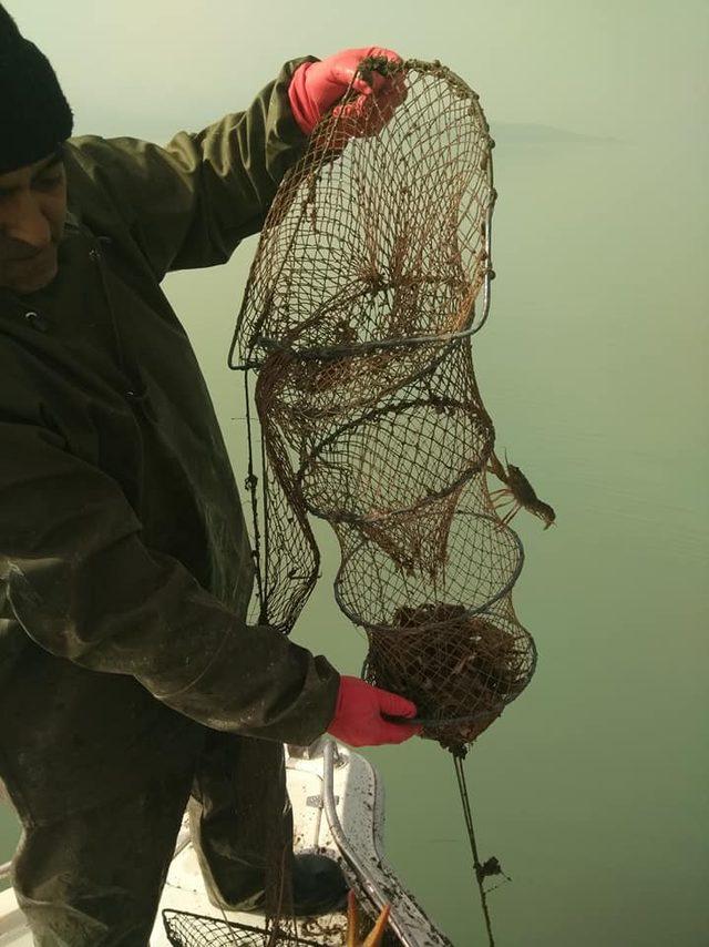 Eğirdir Gölünde kaçak avcılıkla mücadele