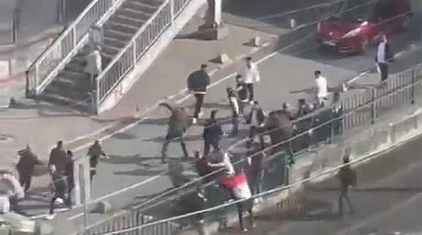 Zeytinburnu'nda iki grup arasında silahlı bıçaklı kavga