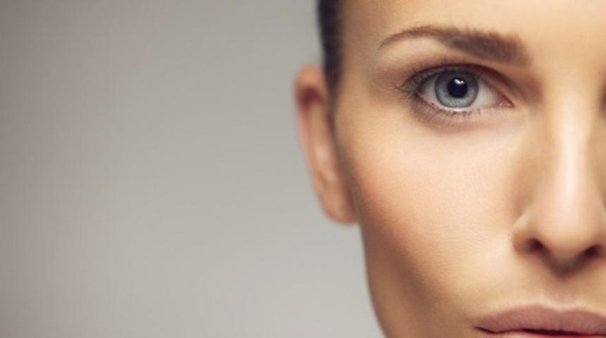 Önce buruna mı yoksa gözlere mı bakıyorsunuz?