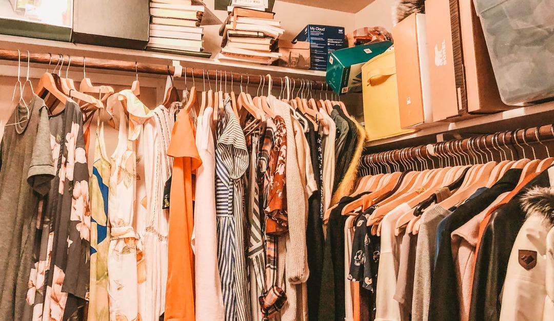 Gardırobundaki fazla kıyafetleri mutlaka ayıklaman için 10 sebep 8