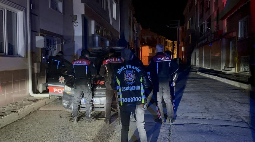 Polisten köşe bucak kaçtı... O sürücüye 25 bin TL idari para cezası uygulandı
