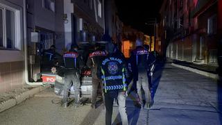 Polisten köşe bucak kaçtı... O sürücüye 25 bin TL idari para cezası uygulandı