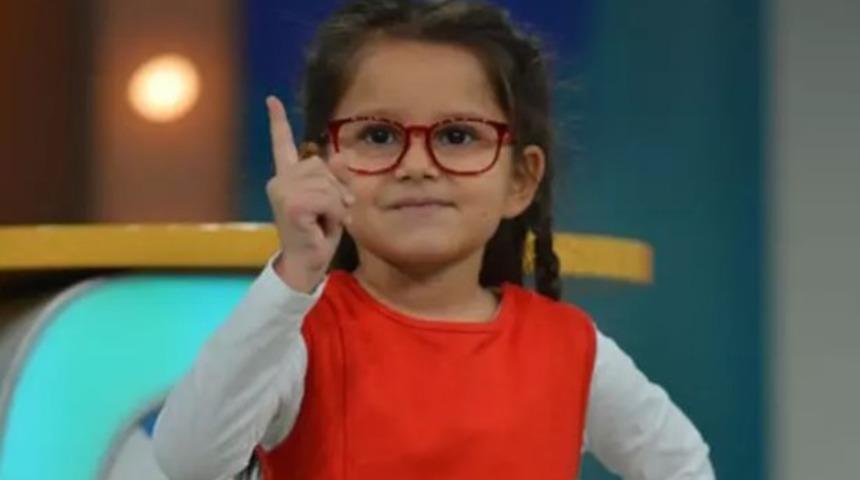 Çocuktan Al Haberi'nin bilmiş miniği Ada Derin Acarsen büyüdü koca kız oldu! Son haline yorum yağdı