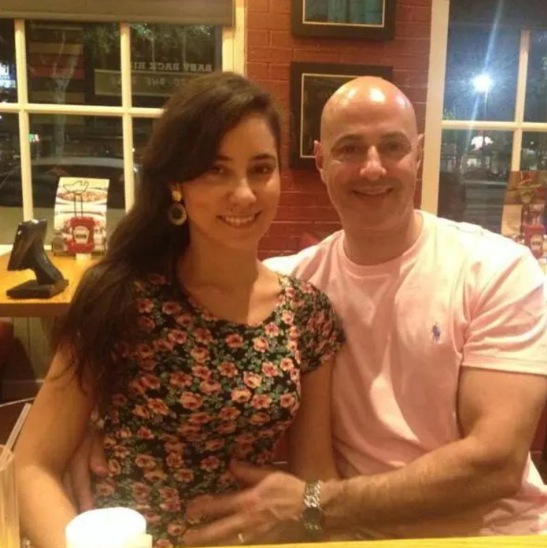 Ailecek ölü bulundular, polisler sır gibi saklıyor! Lüks malikanede 3 ceset: Eski Bloomberg yöneticisi Richard Samarel in şüpheli ölümü... 1