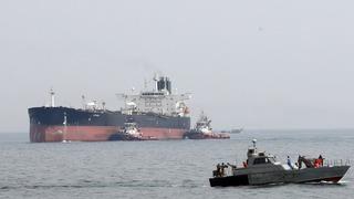 İran'da akaryakıt taşıyan 2 tankere operasyon