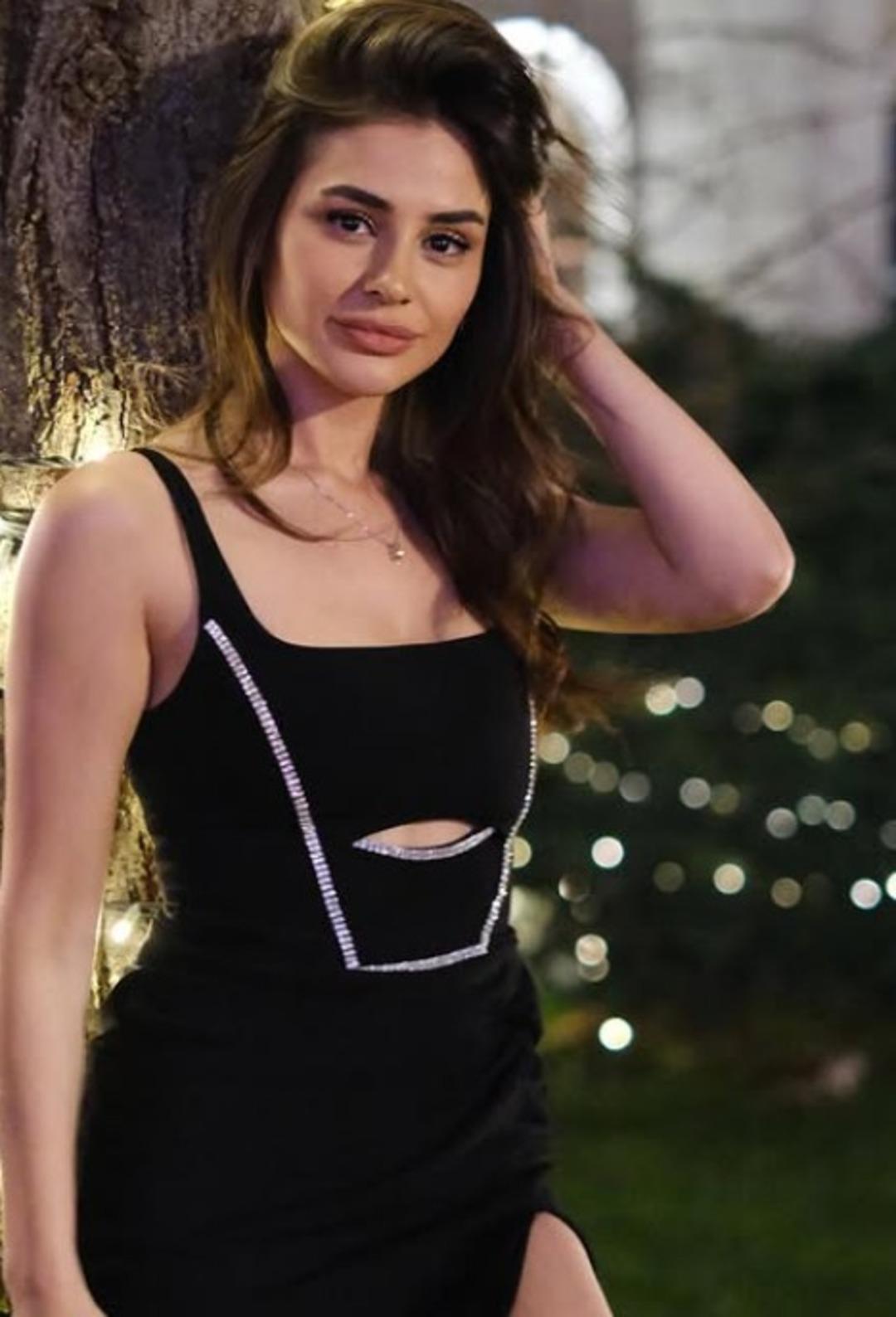 Ünlü futbolcu ile aşk yaşıyor! Gönül Dağı nın Asuman ı Hazal Çağlar ı bir de Instagram da görün! Cesur pozları gündemde  5